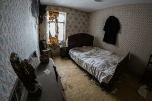 Why Your Bedroom Still Feels Dusty Even After Cleaning