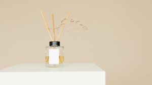 How to Make Small Rooms Smell Better Fast